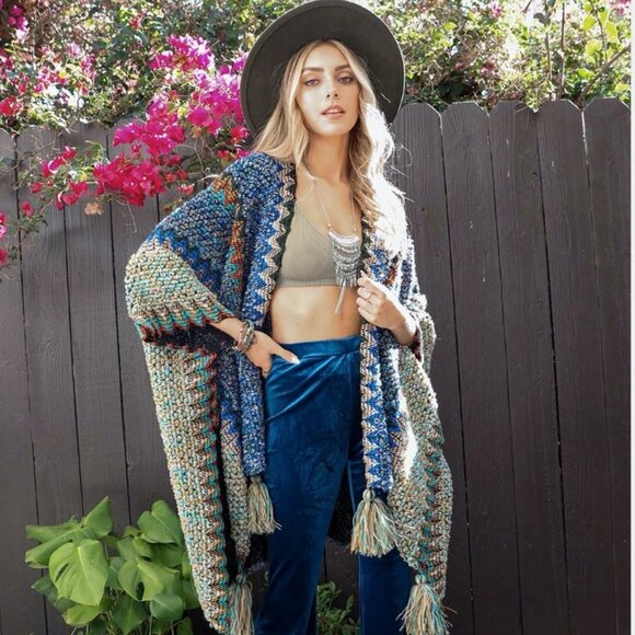 NWOT Western BOHO Colorful Crochet Patterned Ruana Cobalt Pattern - Picture 1 of 2